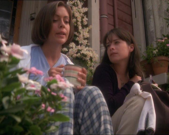Charmed-Online_dot_net-1x01SomethingWiccaThisWayComes1066.jpg Charmed-Online_dot_net-1x01SomethingWiccaThisWayComes1066.jpg