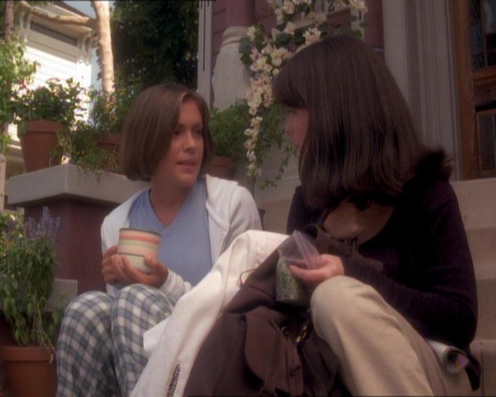 Charmed-Online_dot_net-1x01SomethingWiccaThisWayComes1073.jpg Charmed-Online_dot_net-1x01SomethingWiccaThisWayComes1073.jpg