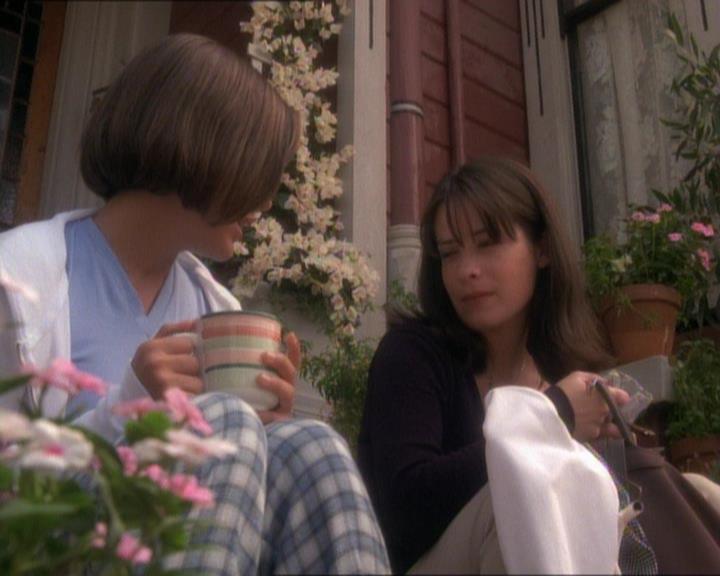 Charmed-Online_dot_net-1x01SomethingWiccaThisWayComes1079.jpg