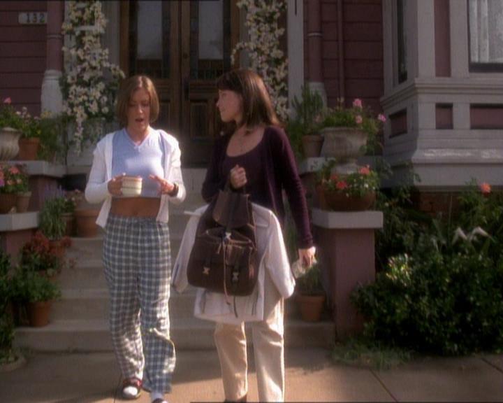 Charmed-Online_dot_net-1x01SomethingWiccaThisWayComes1086.jpg