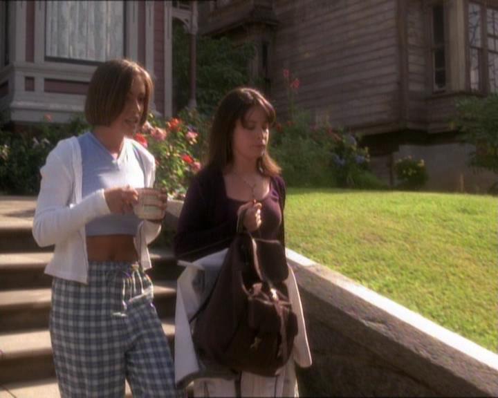 Charmed-Online_dot_net-1x01SomethingWiccaThisWayComes1093.jpg Charmed-Online_dot_net-1x01SomethingWiccaThisWayComes1093.jpg
