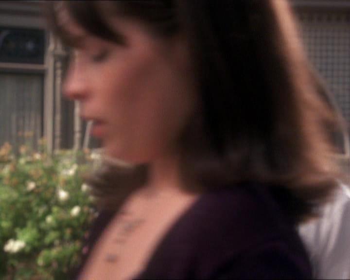 Charmed-Online_dot_net-1x01SomethingWiccaThisWayComes1099.jpg