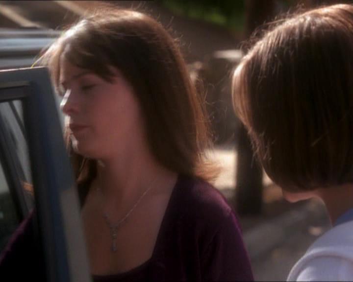 Charmed-Online_dot_net-1x01SomethingWiccaThisWayComes1101.jpg