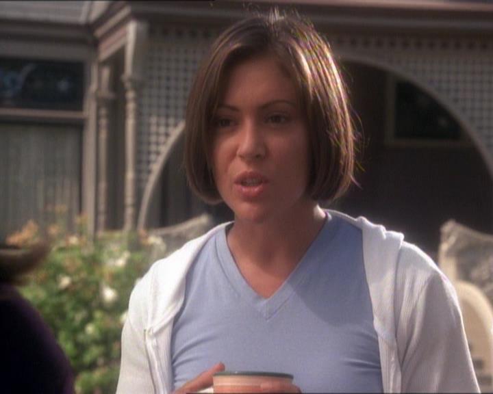 Charmed-Online_dot_net-1x01SomethingWiccaThisWayComes1102.jpg Charmed-Online_dot_net-1x01SomethingWiccaThisWayComes1102.jpg