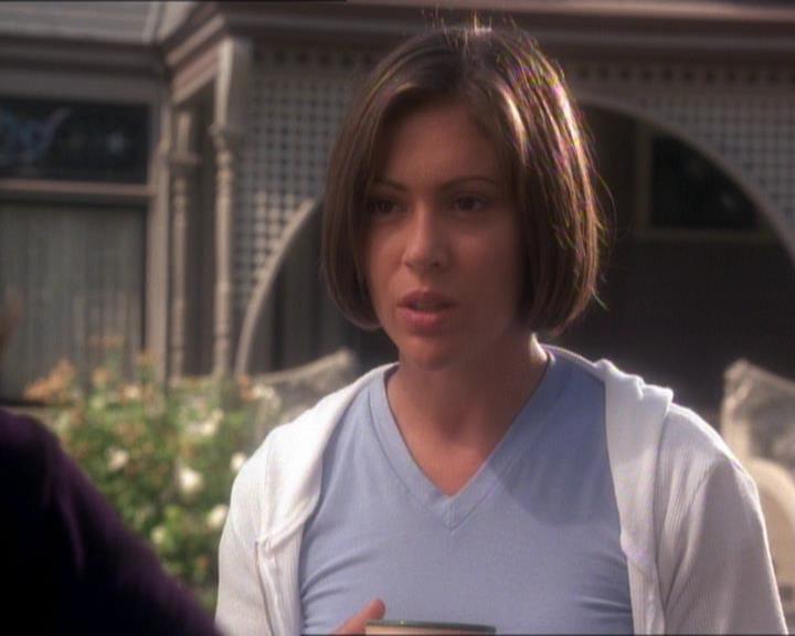 Charmed-Online_dot_net-1x01SomethingWiccaThisWayComes1103.jpg Charmed-Online_dot_net-1x01SomethingWiccaThisWayComes1103.jpg