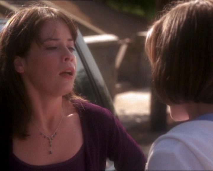 Charmed-Online_dot_net-1x01SomethingWiccaThisWayComes1105.jpg Charmed-Online_dot_net-1x01SomethingWiccaThisWayComes1105.jpg