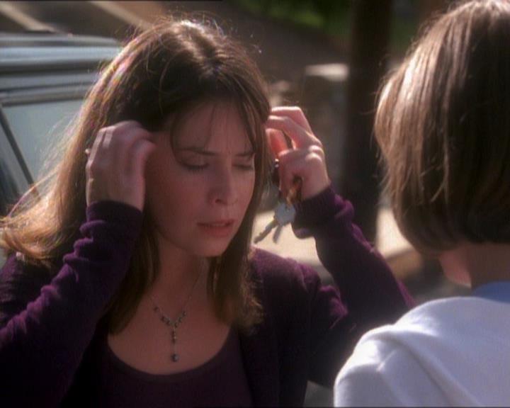 Charmed-Online_dot_net-1x01SomethingWiccaThisWayComes1111.jpg