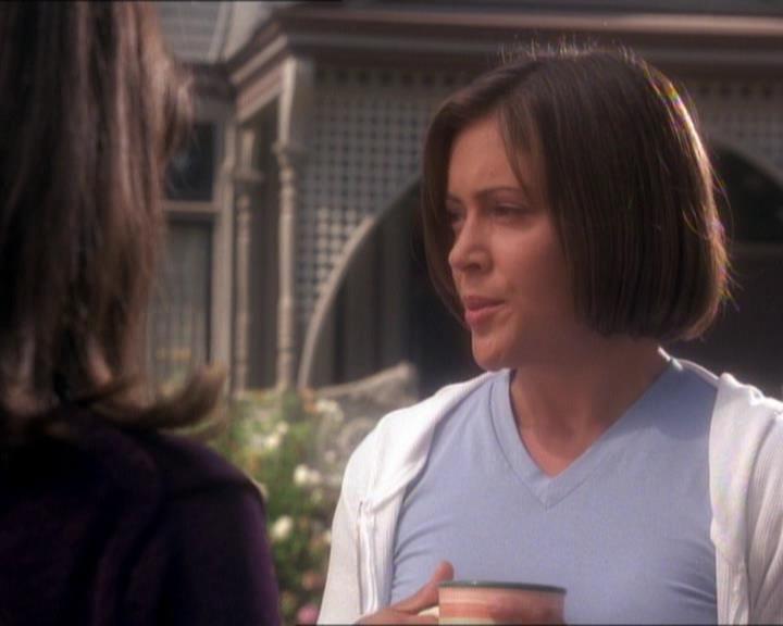 Charmed-Online_dot_net-1x01SomethingWiccaThisWayComes1113.jpg Charmed-Online_dot_net-1x01SomethingWiccaThisWayComes1113.jpg