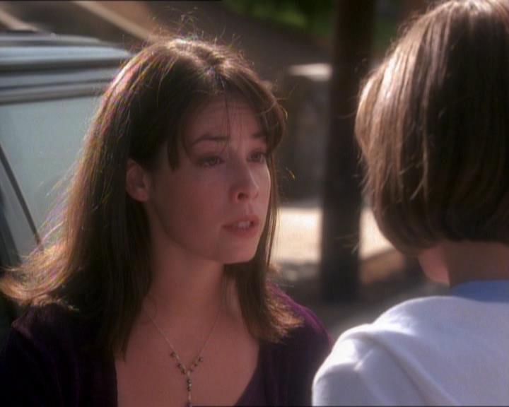 Charmed-Online_dot_net-1x01SomethingWiccaThisWayComes1115.jpg