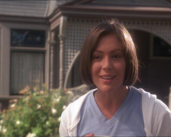 Charmed-Online_dot_net-1x01SomethingWiccaThisWayComes1124.jpg
