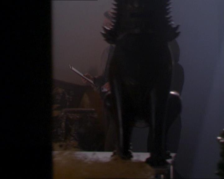 Charmed-Online_dot_net-1x01SomethingWiccaThisWayComes1134.jpg Charmed-Online_dot_net-1x01SomethingWiccaThisWayComes1134.jpg