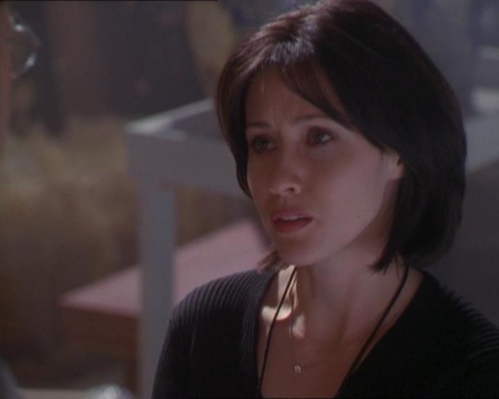 Charmed-Online_dot_net-1x01SomethingWiccaThisWayComes1153.jpg Charmed-Online_dot_net-1x01SomethingWiccaThisWayComes1153.jpg