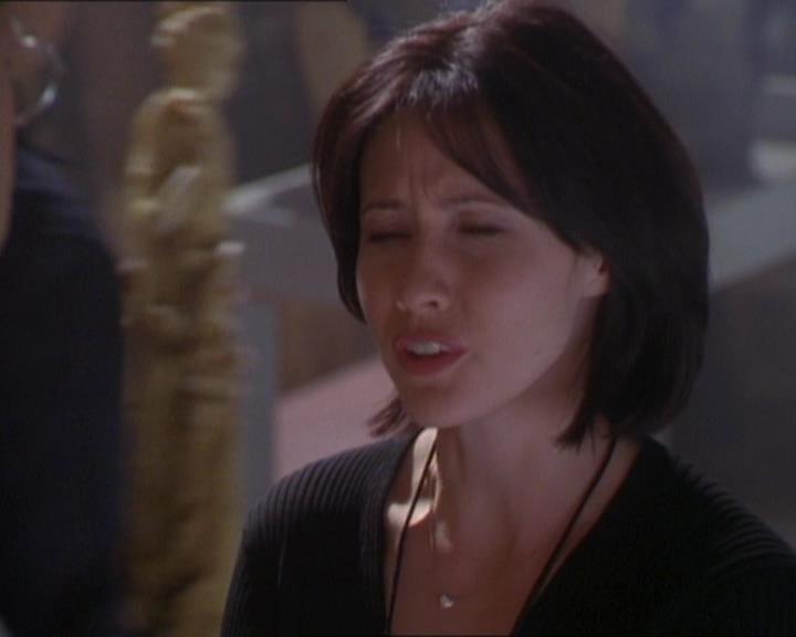 Charmed-Online_dot_net-1x01SomethingWiccaThisWayComes1154.jpg Charmed-Online_dot_net-1x01SomethingWiccaThisWayComes1154.jpg