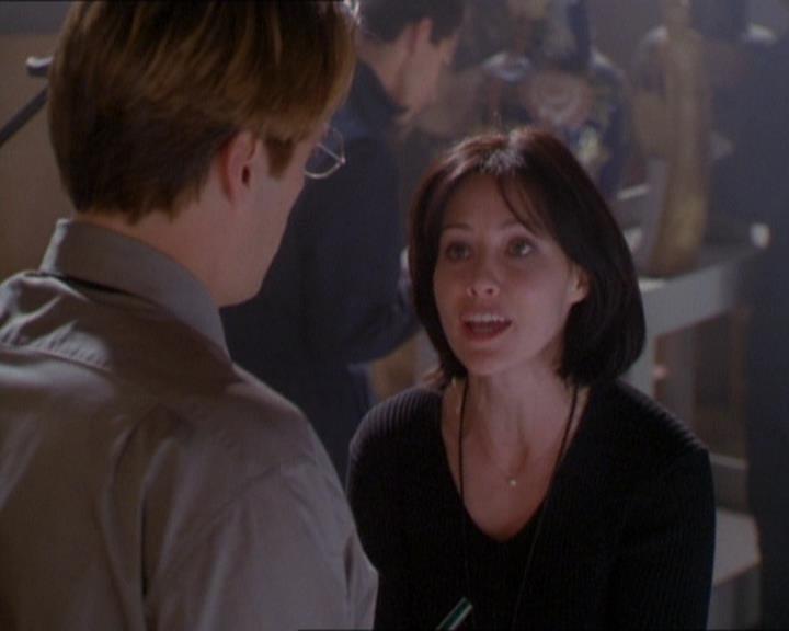 Charmed-Online_dot_net-1x01SomethingWiccaThisWayComes1159.jpg Charmed-Online_dot_net-1x01SomethingWiccaThisWayComes1159.jpg