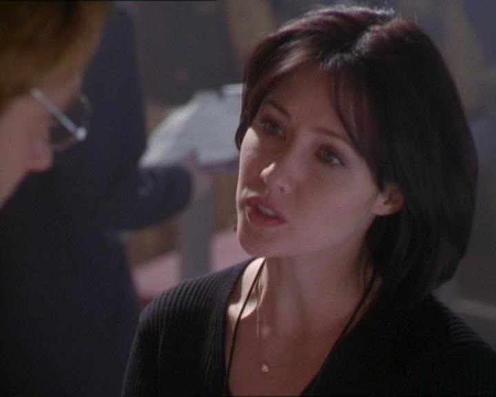 Charmed-Online_dot_net-1x01SomethingWiccaThisWayComes1163.jpg