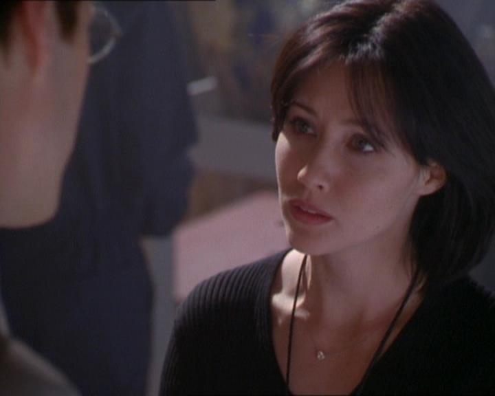 Charmed-Online_dot_net-1x01SomethingWiccaThisWayComes1168.jpg