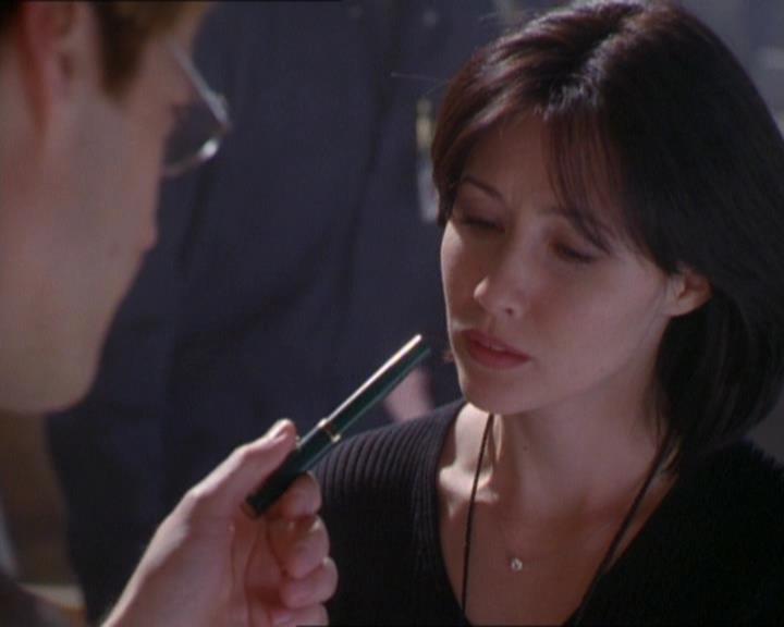 Charmed-Online_dot_net-1x01SomethingWiccaThisWayComes1171.jpg