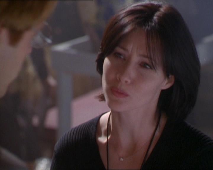 Charmed-Online_dot_net-1x01SomethingWiccaThisWayComes1182.jpg