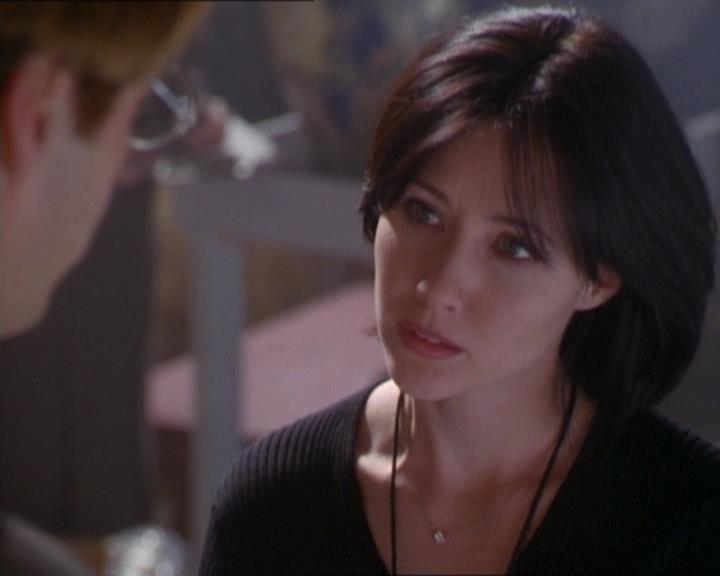 Charmed-Online_dot_net-1x01SomethingWiccaThisWayComes1188.jpg