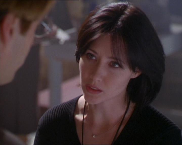 Charmed-Online_dot_net-1x01SomethingWiccaThisWayComes1189.jpg