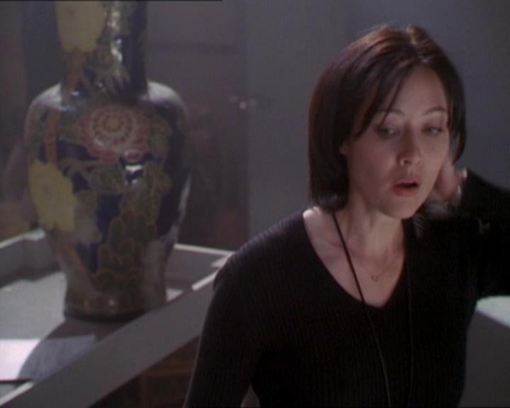 Charmed-Online_dot_net-1x01SomethingWiccaThisWayComes1193.jpg Charmed-Online_dot_net-1x01SomethingWiccaThisWayComes1193.jpg