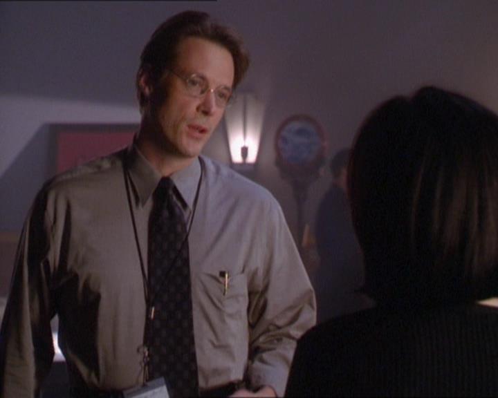 Charmed-Online_dot_net-1x01SomethingWiccaThisWayComes1196.jpg