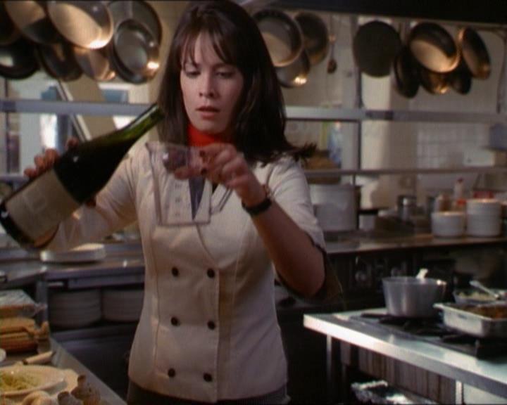 Charmed-Online_dot_net-1x01SomethingWiccaThisWayComes1222.jpg