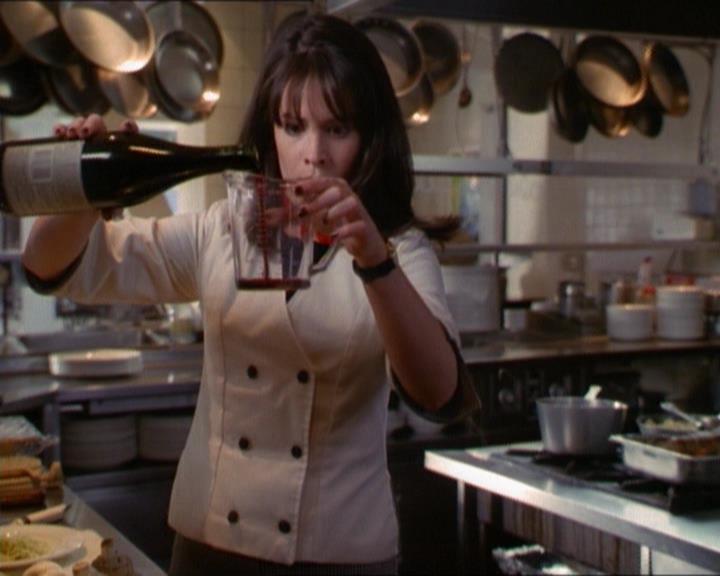Charmed-Online_dot_net-1x01SomethingWiccaThisWayComes1223.jpg