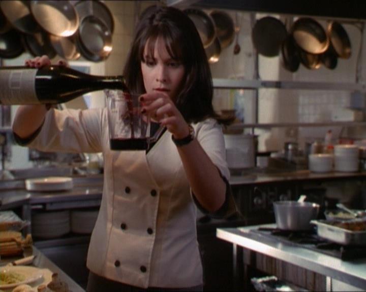 Charmed-Online_dot_net-1x01SomethingWiccaThisWayComes1225.jpg