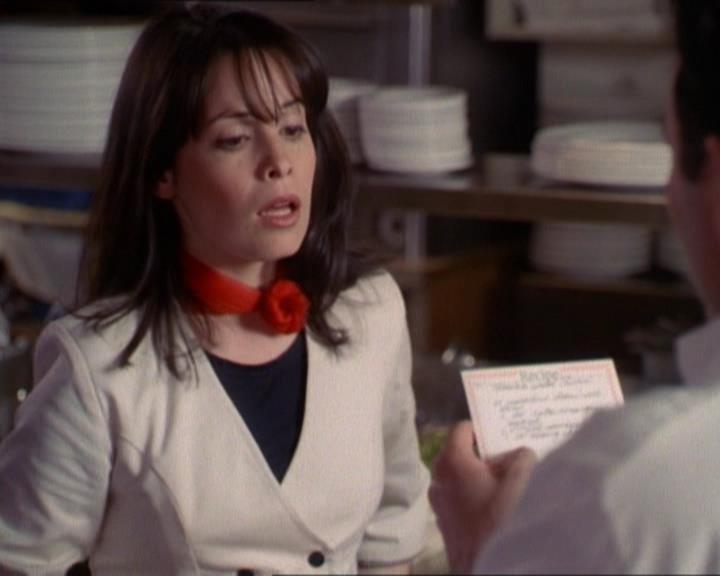 Charmed-Online_dot_net-1x01SomethingWiccaThisWayComes1233.jpg