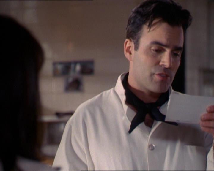 Charmed-Online_dot_net-1x01SomethingWiccaThisWayComes1234.jpg Charmed-Online_dot_net-1x01SomethingWiccaThisWayComes1234.jpg