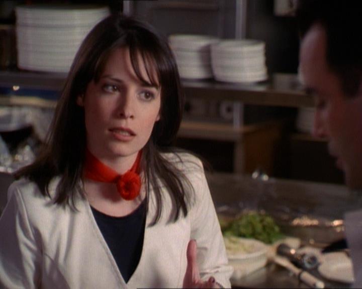 Charmed-Online_dot_net-1x01SomethingWiccaThisWayComes1246.jpg
