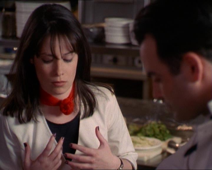 Charmed-Online_dot_net-1x01SomethingWiccaThisWayComes1250.jpg