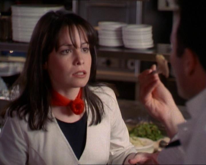 Charmed-Online_dot_net-1x01SomethingWiccaThisWayComes1255.jpg