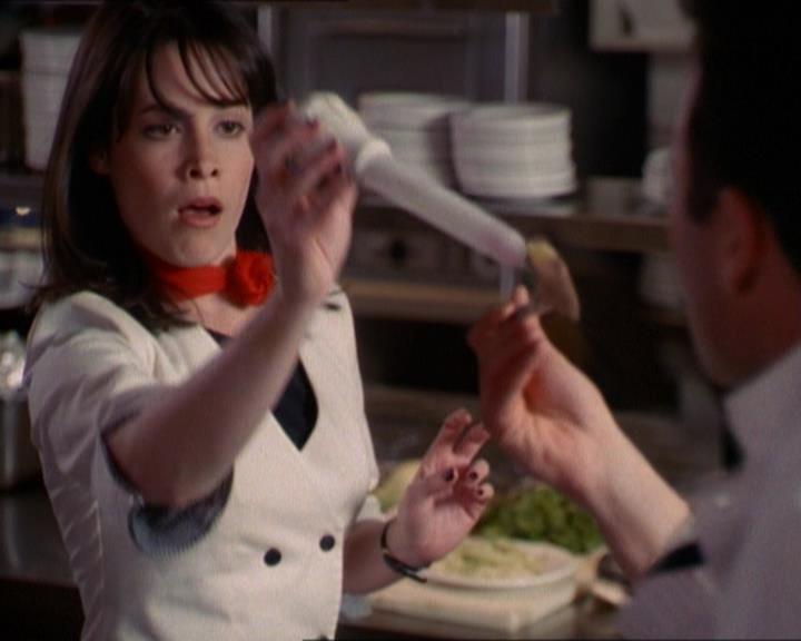 Charmed-Online_dot_net-1x01SomethingWiccaThisWayComes1278.jpg