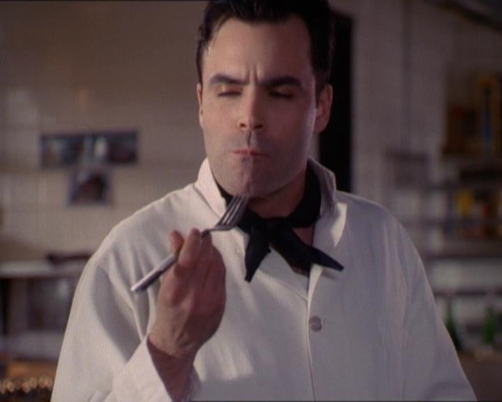 Charmed-Online_dot_net-1x01SomethingWiccaThisWayComes1283.jpg Charmed-Online_dot_net-1x01SomethingWiccaThisWayComes1283.jpg