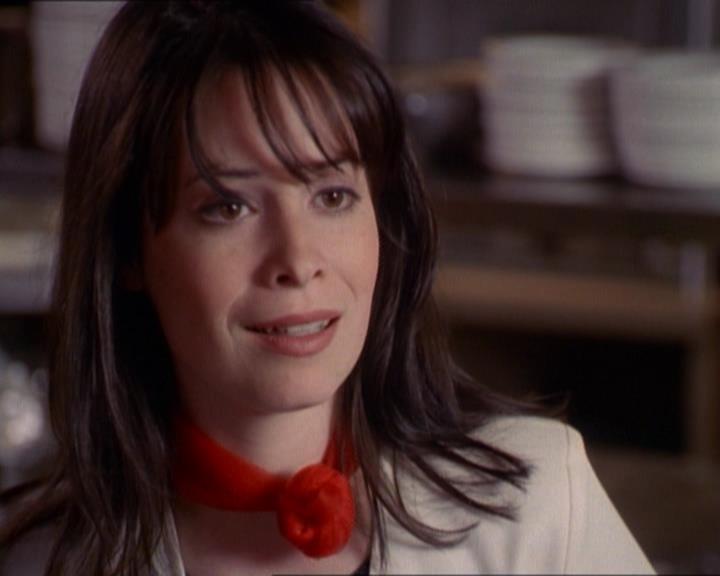 Charmed-Online_dot_net-1x01SomethingWiccaThisWayComes1289.jpg Charmed-Online_dot_net-1x01SomethingWiccaThisWayComes1289.jpg