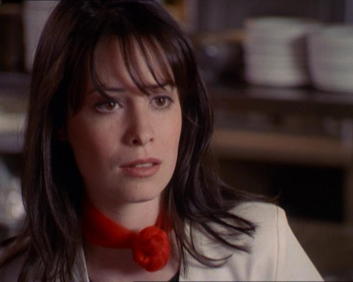 Charmed-Online_dot_net-1x01SomethingWiccaThisWayComes1290.jpg Charmed-Online_dot_net-1x01SomethingWiccaThisWayComes1290.jpg