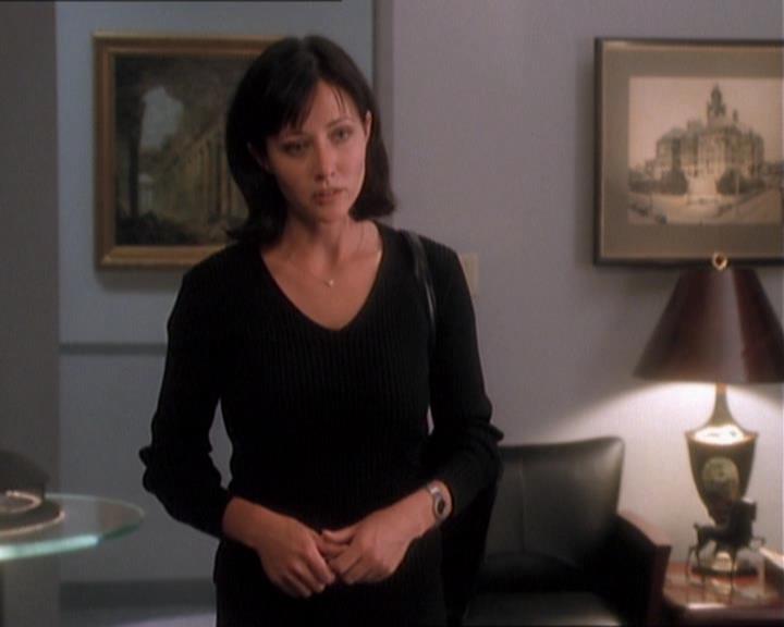 Charmed-Online_dot_net-1x01SomethingWiccaThisWayComes1306.jpg