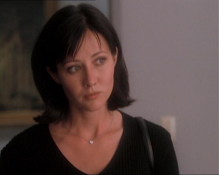 Charmed-Online_dot_net-1x01SomethingWiccaThisWayComes1312.jpg