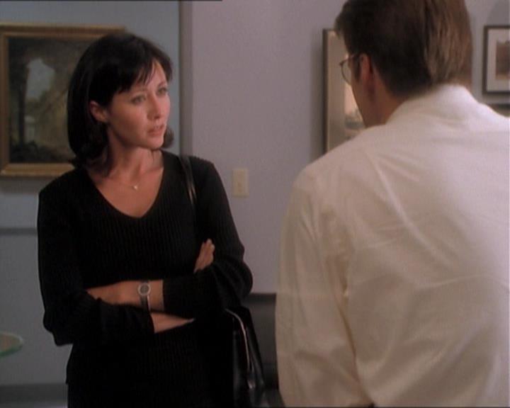 Charmed-Online_dot_net-1x01SomethingWiccaThisWayComes1338.jpg Charmed-Online_dot_net-1x01SomethingWiccaThisWayComes1338.jpg