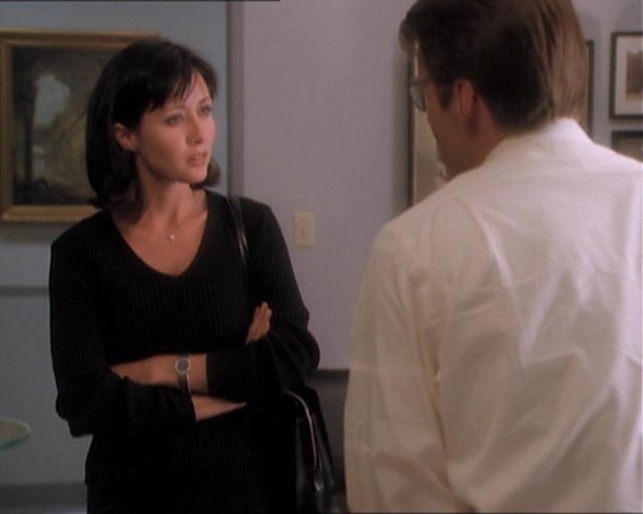 Charmed-Online_dot_net-1x01SomethingWiccaThisWayComes1339.jpg Charmed-Online_dot_net-1x01SomethingWiccaThisWayComes1339.jpg