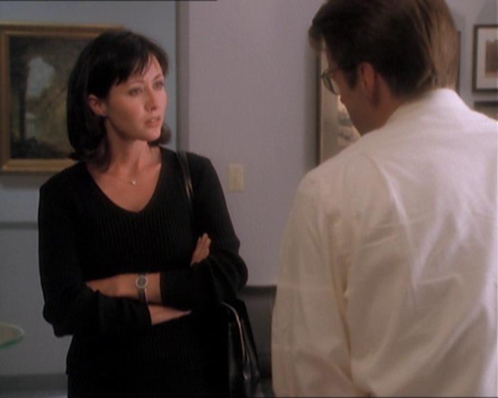 Charmed-Online_dot_net-1x01SomethingWiccaThisWayComes1340.jpg Charmed-Online_dot_net-1x01SomethingWiccaThisWayComes1340.jpg