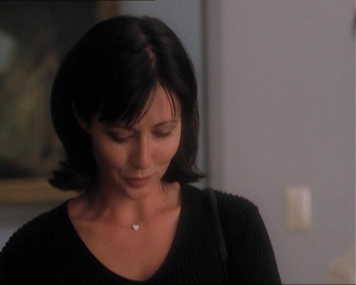 Charmed-Online_dot_net-1x01SomethingWiccaThisWayComes1345.jpg