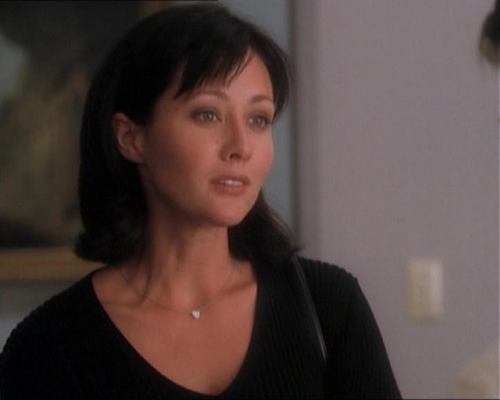 Charmed-Online_dot_net-1x01SomethingWiccaThisWayComes1348.jpg