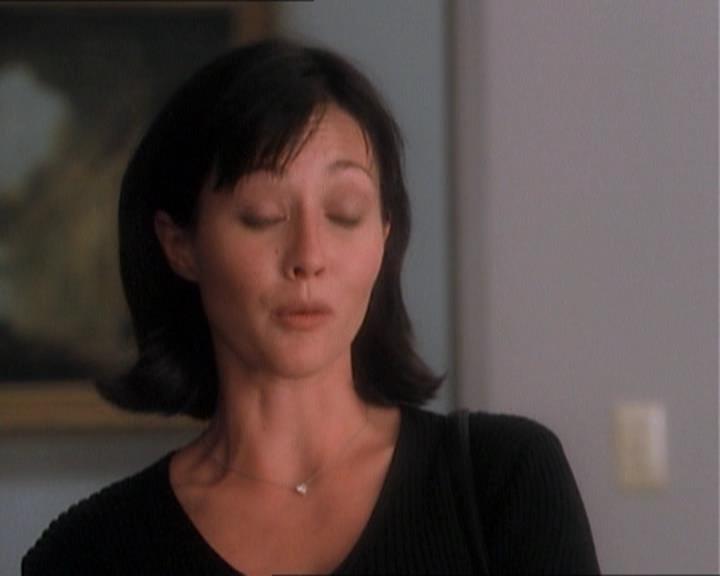 Charmed-Online_dot_net-1x01SomethingWiccaThisWayComes1357.jpg