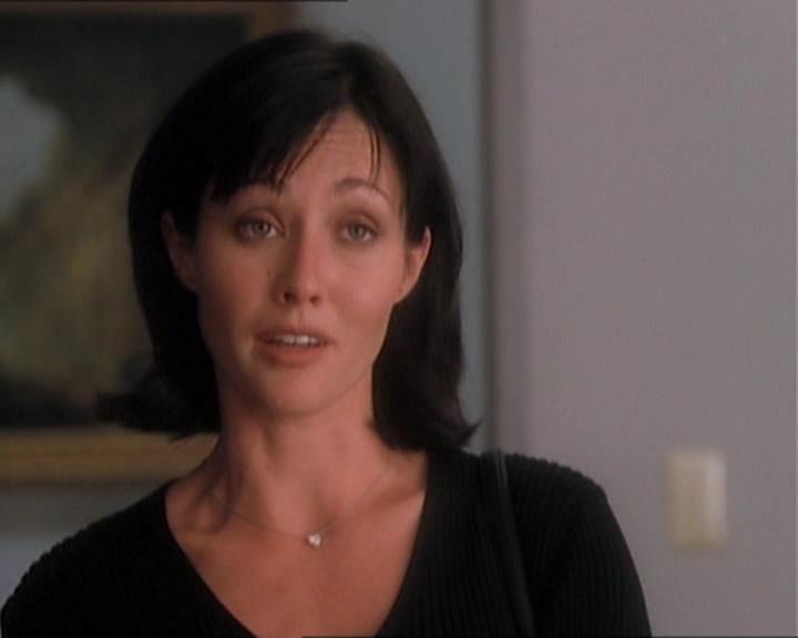 Charmed-Online_dot_net-1x01SomethingWiccaThisWayComes1358.jpg Charmed-Online_dot_net-1x01SomethingWiccaThisWayComes1358.jpg