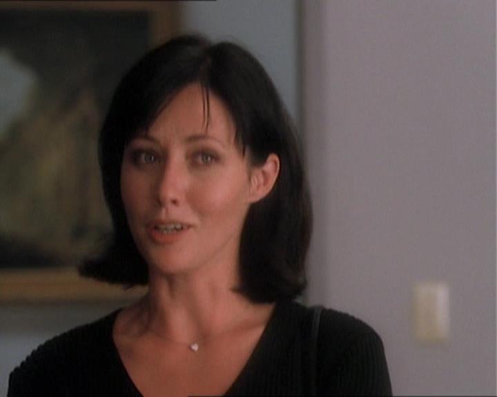 Charmed-Online_dot_net-1x01SomethingWiccaThisWayComes1360.jpg