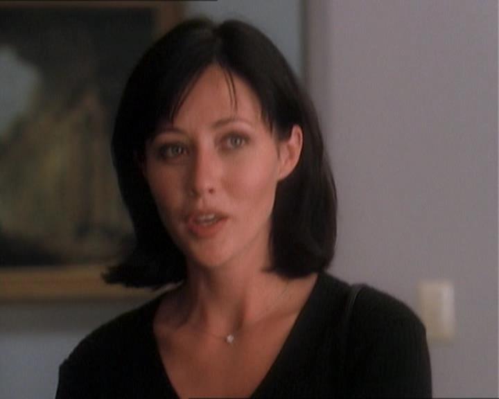 Charmed-Online_dot_net-1x01SomethingWiccaThisWayComes1362.jpg Charmed-Online_dot_net-1x01SomethingWiccaThisWayComes1362.jpg