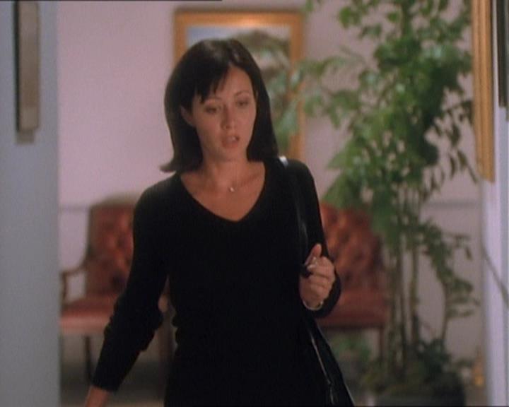 Charmed-Online_dot_net-1x01SomethingWiccaThisWayComes1367.jpg